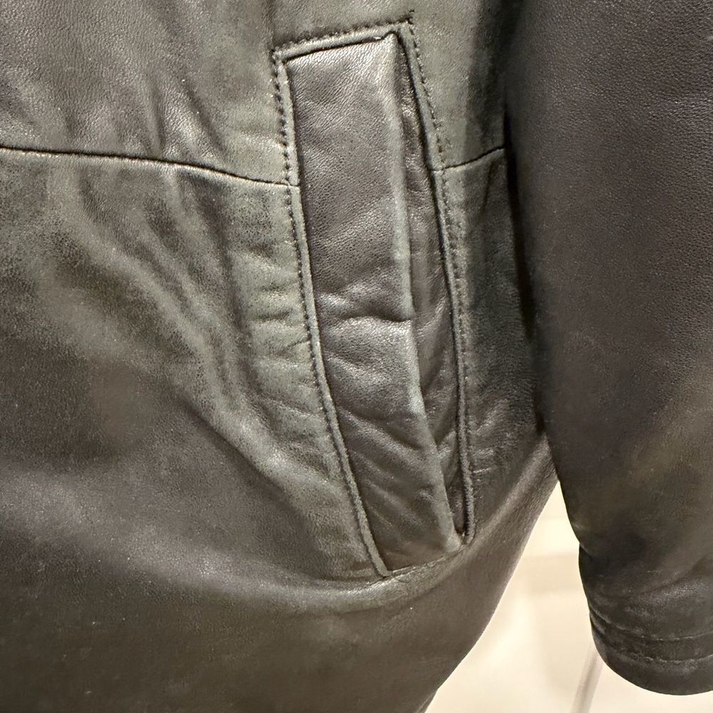 Danier Black Leather 3/4 Length Winter Jacket - Picture 12 of 12